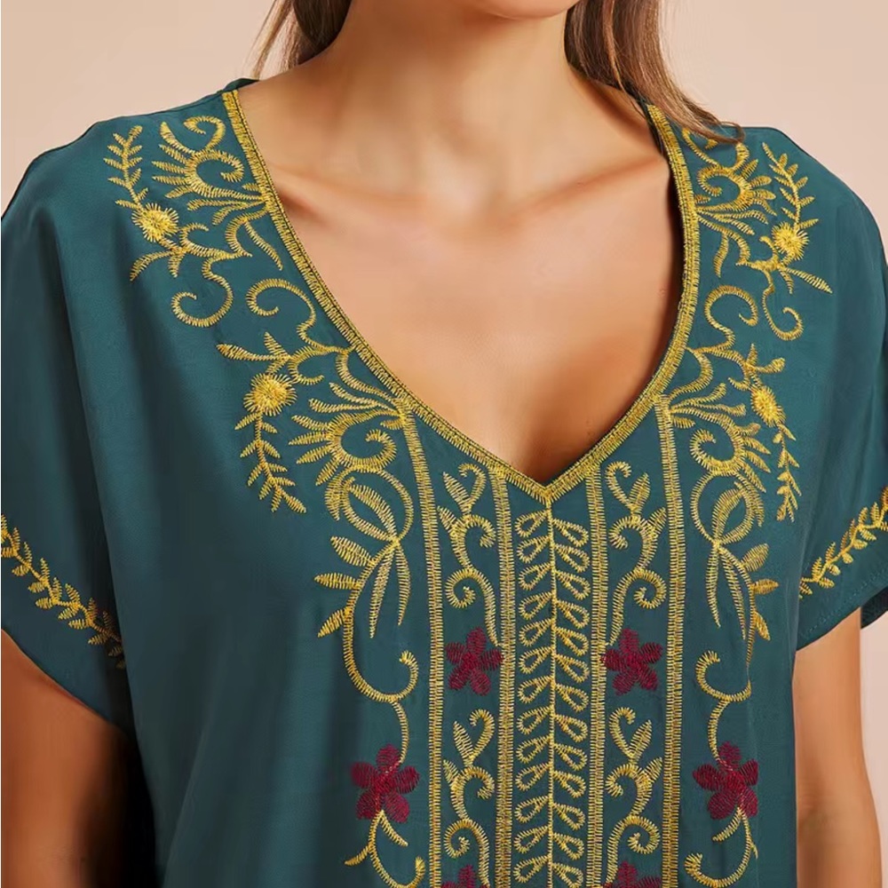 Embroidered dress - Picture 2 of 5